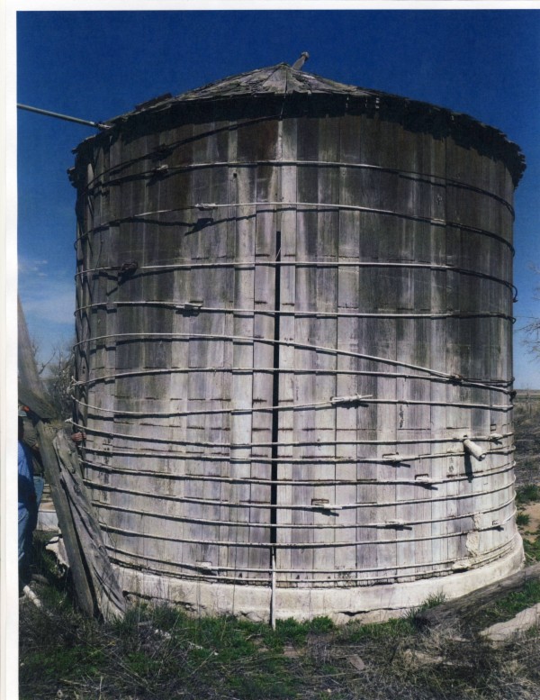 Water tower tank current